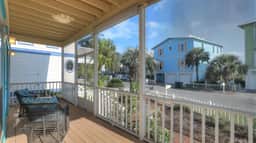 Holiday House by AvantStay | Oceanview, Steps to Beach