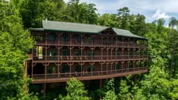 Hickory Ridge by AvantStay | Sleeps 20! Incredible Private Elevated Cabin