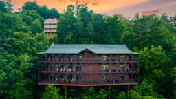 Hickory Ridge by AvantStay | Sleeps 20! Incredible Private Elevated Cabin