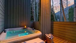 Aspen Grove by AvantStay | Cozy Mountain Retreat • Hot Tub Near Skiing + Hiking