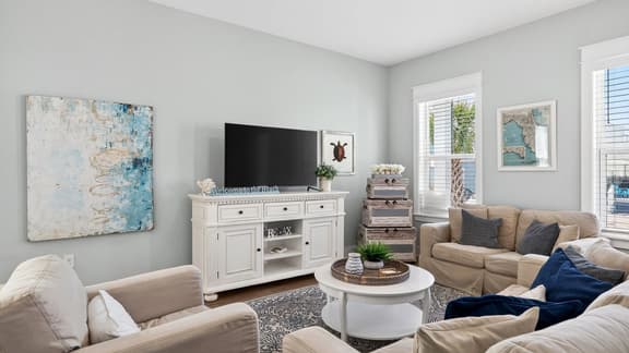 Southern Dreams on 30A by AvantStay | Pool + Outdoor Lounge + Golf Cart Access | Minutes to the Beach
