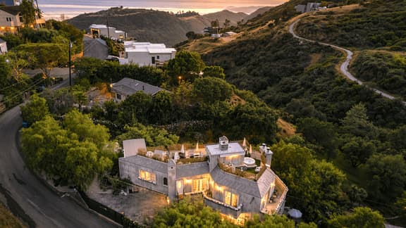 Le Petit Chateau du Jardin by AvantStay | Hillside Malibu Retreat • Pool + Hot Tub + Waterslide